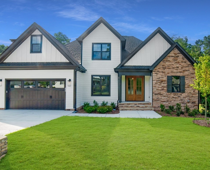 2,850 sq ft, 4 Bedrooms/2.5 Baths Angier Custom Home