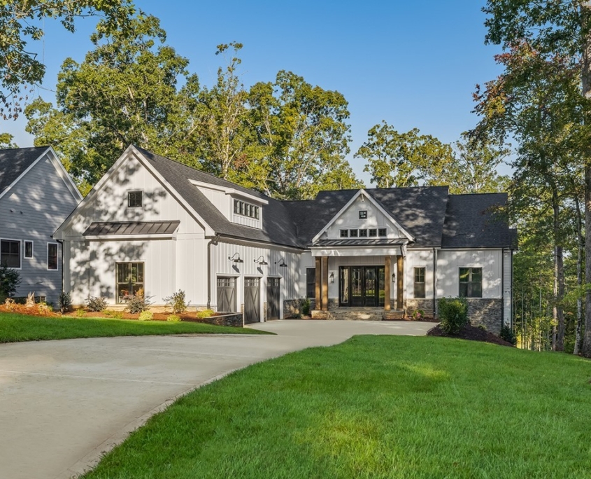 Chapel Ridge Custom Home | 2,836 sq ft, 3 Bedrooms/2.5 Baths