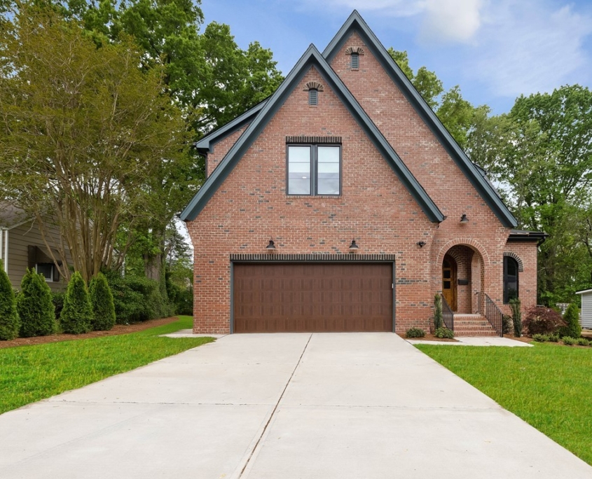 2,800 sq ft, 3 Bedrooms/4 Baths Custom Home in Raleigh
